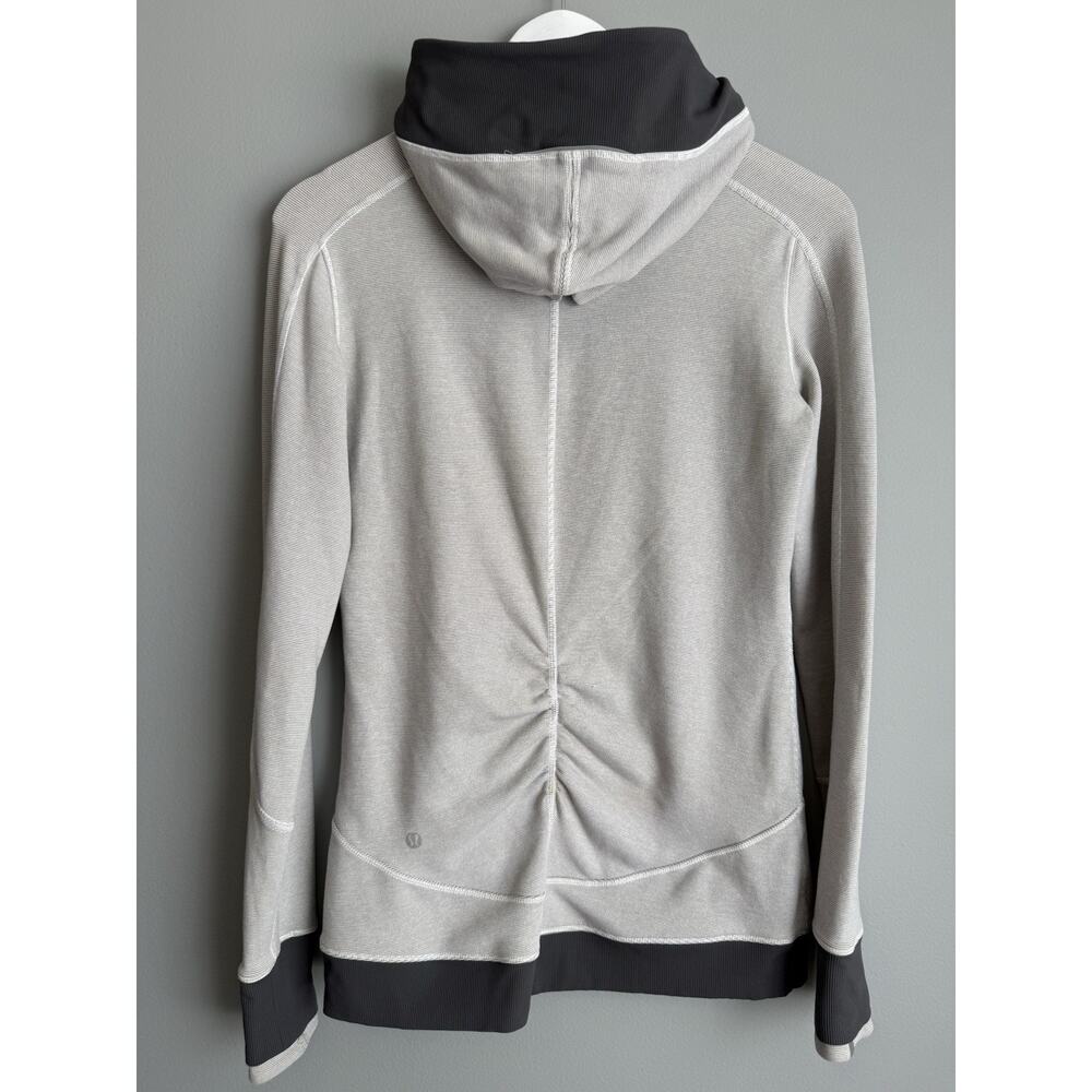 Lululemon Hoodie Womens S Gray Pullover Athleisure Stretch Top Performance - Picture 4 of 8